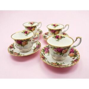 Set Of Four Royal Albert Old Country Roses Tea Cups And Saucers Made In England